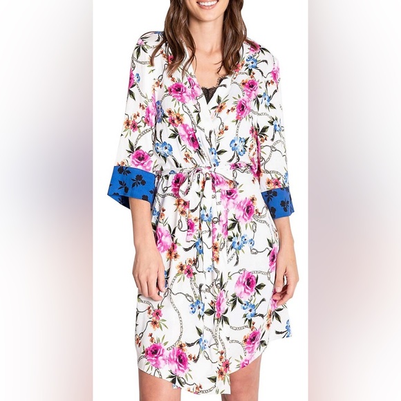 PJ Salvage Other - PJ Salvage Love & Chains Floral-Print Robe - like new! X-Small
